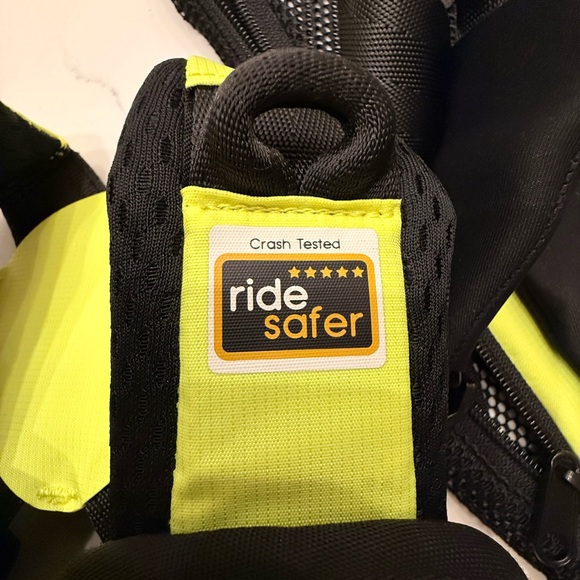 XS RideSafer Travel Vest - Picture 3 of 7